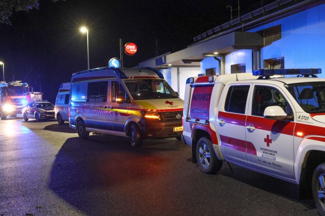 Schwer verletzt: Frau im Bahnhofsbereich in Neuhofen an der Krems von S-Bahn-Garnitur �berrollt