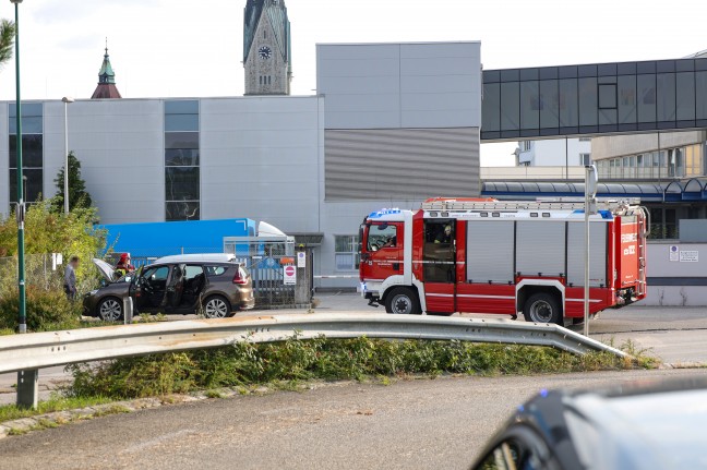 Gemeldeter Fahrzeugbrand sorgte f�r Einsatz der Feuerwehr in Wels-Neustadt