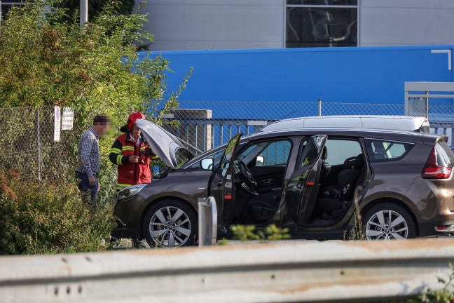 Gemeldeter Fahrzeugbrand sorgte f�r Einsatz der Feuerwehr in Wels-Neustadt