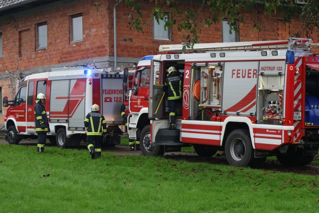 Sechs Feuerwehren bei Brand eines Traktors auf einem Bauernhof in Laakirchen im Einsatz
