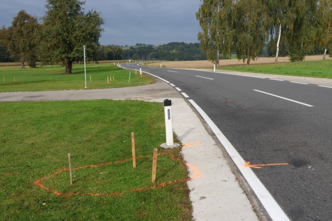 T�dlicher Crash: Mopedlenkerin (15) stirbt bei Frontalkollision mit PKW in Waizenkirchen