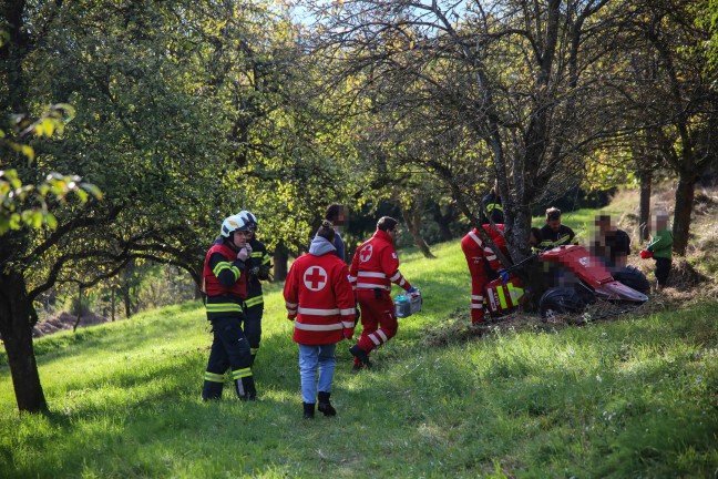 Personenrettung: Person bei M�harbeiten in Scharten unter Balkenm�her eingeklemmt