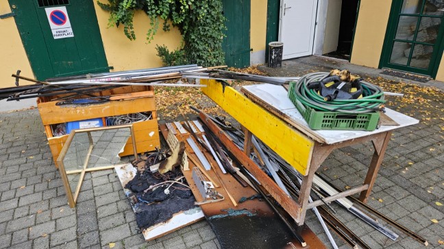 Feuerwehr bei Kleinbrand in einem Lagerraum in Grieskirchen im Einsatz