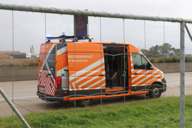 Totalsperre: Notarzthubschrauber nach Verkehrsunfall auf Westautobahn in Eberstalzell im Einsatz