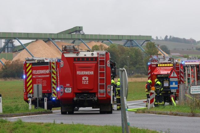 F�nf Feuerwehren bei Brand einer Absaugungsanlage bei einem Unternehmen in St. Marien im Einsatz