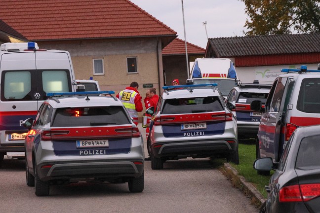 Cobraeinsatz: Polizeigro�aufgebot bei Bauernhof in Vorchdorf im Einsatz