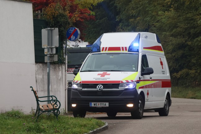 Brand eines Entfeuchtungsger�tes im Keller eines Reihenwohnhauses in Thalheim bei Wels