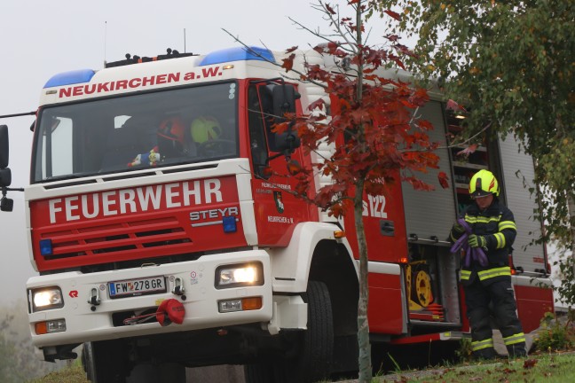 Personenrettung: Frau in Eschenau im Hausruckkreis unter abgest�rztem Auto eingeklemmt