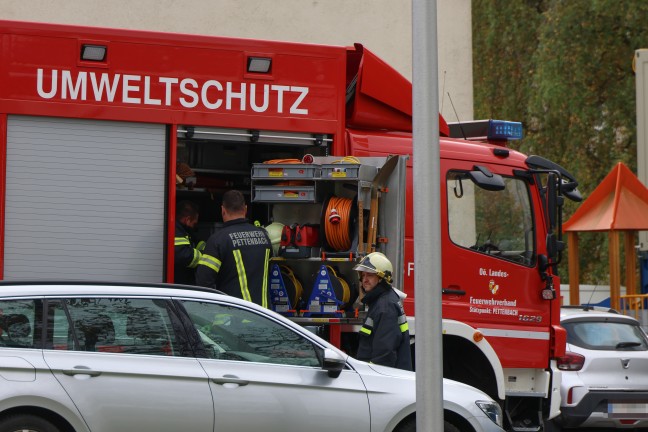Schadstoffaustritt: Drei Feuerwehren bei Klinikum in Kirchdorf an der Krems im Einsatz