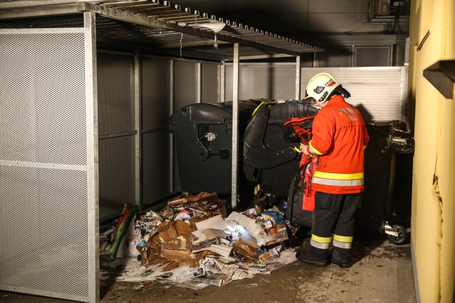 Neuerlicher Brand eines Papiercontainers in der Welser Innenstadt