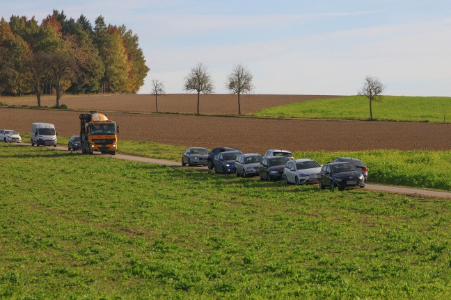 Notarzthubschrauber nach schwerem Kreuzungscrash mit vier Verletzten bei St. Florian im Einsatz