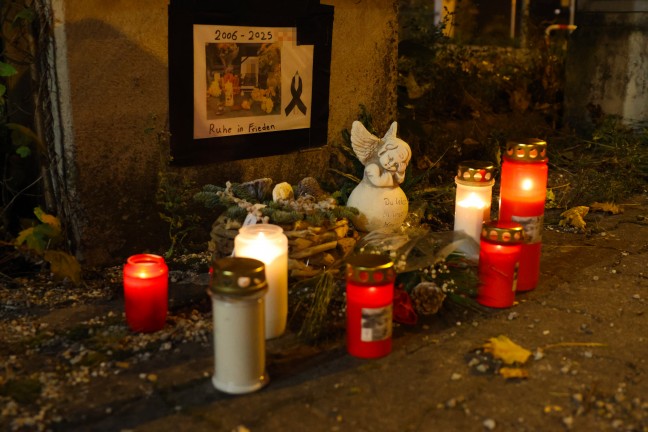 T�dlicher Verkehrsunfall: Fu�g�ngerin (19) nach Kollision mit PKW in Leonding im Klinikum verstorben