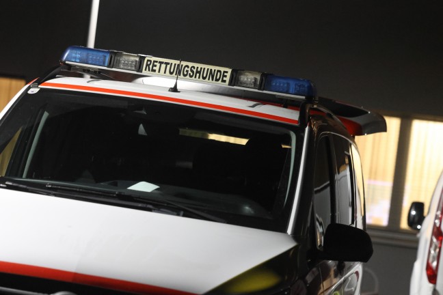 Such- und Rettungshunde bei Suche nach abg�ngiger Person aus Altenheim in Leonding im Einsatz