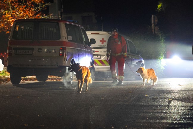 Such- und Rettungshunde bei Suche nach abg�ngiger Person aus Altenheim in Leonding im Einsatz