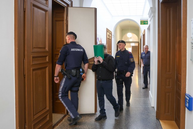 Mordprozess am Landesgericht Ried im Innkreis endet mit lebenslanger Haftstrafe f�r Ehemann