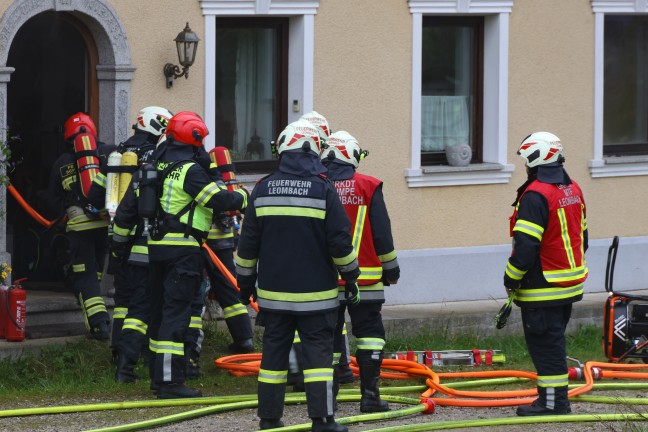 Ausgedehnter Brand einer Selche in einem Vierkanter in Schlei�heim