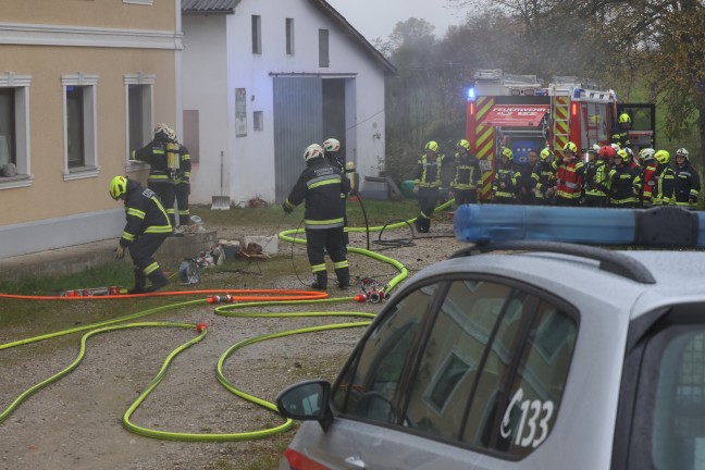 Ausgedehnter Brand einer Selche in einem Vierkanter in Schlei�heim