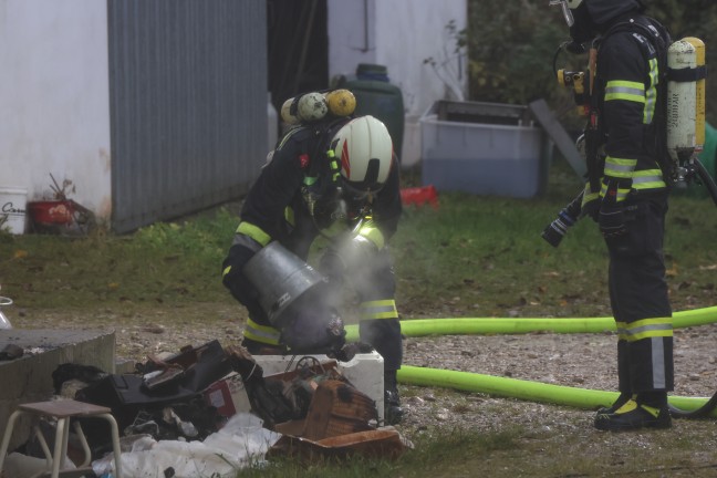 Ausgedehnter Brand einer Selche in einem Vierkanter in Schlei�heim
