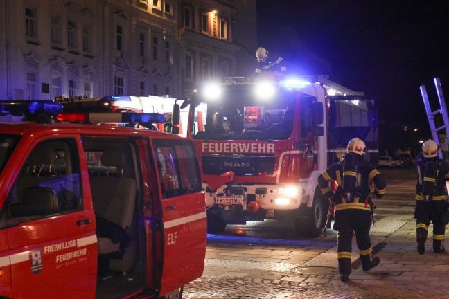Glimmbrand in einem Restaurant in Wels-Innenstadt sorgte f�r gr��ere Rauchentwicklung