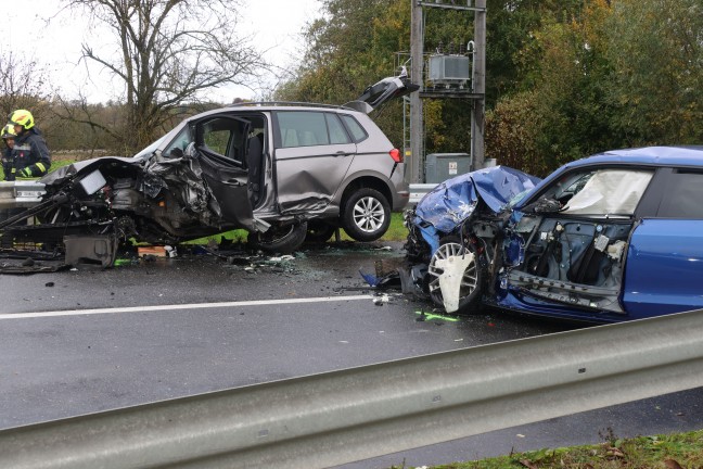 Vier teils Schwerverletzte bei Frontalcrash zweier Autos in St. Marien
