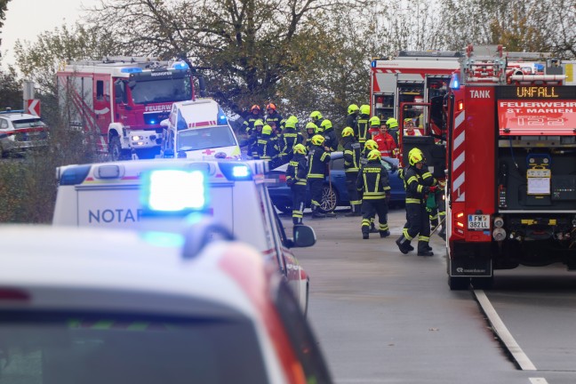 Vier teils Schwerverletzte bei Frontalcrash zweier Autos in St. Marien