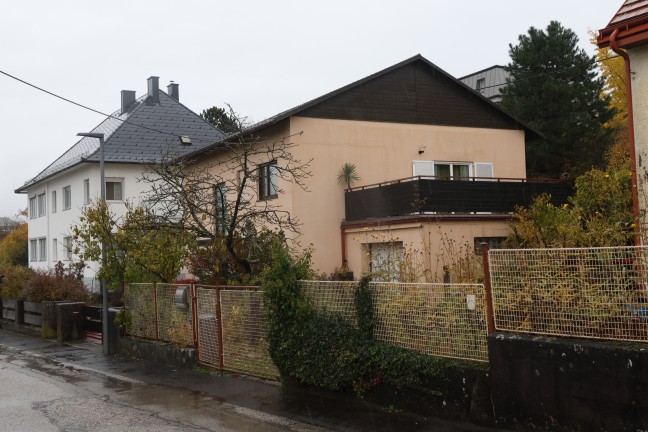 Doppelmord in Enns: Mann soll Frau (70) und beeintr�chtigen Sohn (41) mit Messer get�tet haben