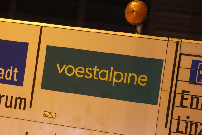 T�dlicher Arbeitsunfall: Arbeiter (49) auf Baustelle in Linz unter Betonelement eingeklemmt