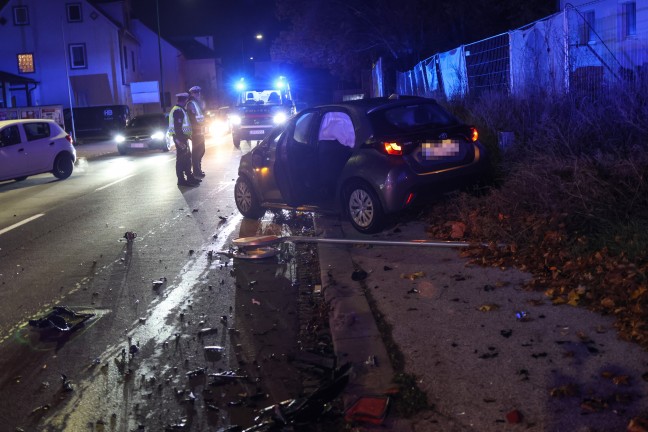 Geisterfahrerunfall: Heftiger Crash mit falsch fahrendem PKW auf Wiener Stra�e in Wels-Pernau