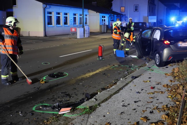 Geisterfahrerunfall: Heftiger Crash mit falsch fahrendem PKW auf Wiener Stra�e in Wels-Pernau