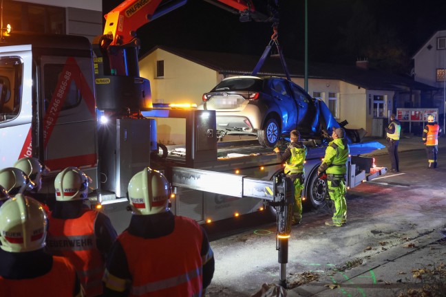 Geisterfahrerunfall: Heftiger Crash mit falsch fahrendem PKW auf Wiener Stra�e in Wels-Pernau