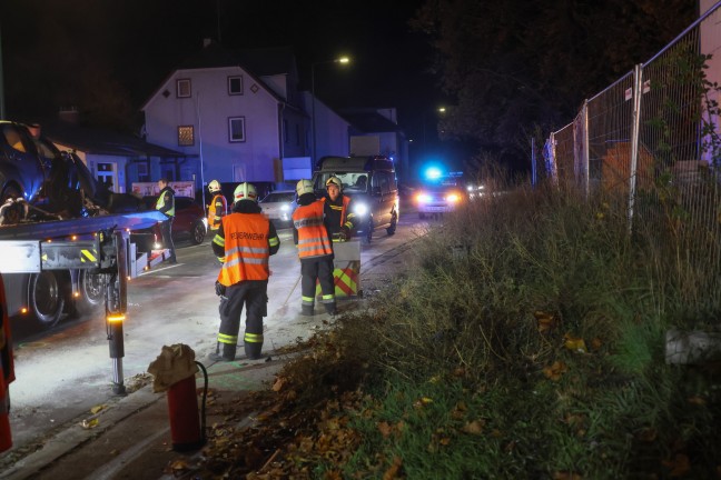 Geisterfahrerunfall: Heftiger Crash mit falsch fahrendem PKW auf Wiener Stra�e in Wels-Pernau