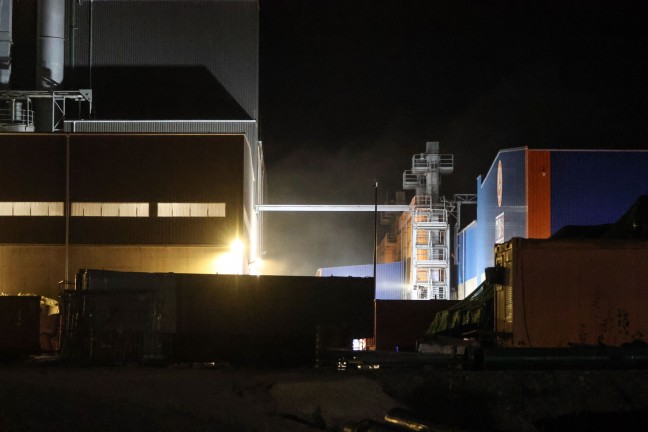 Vier Verletzte bei Brandereignis bei einem Entsorgungsunternehmen in Enns