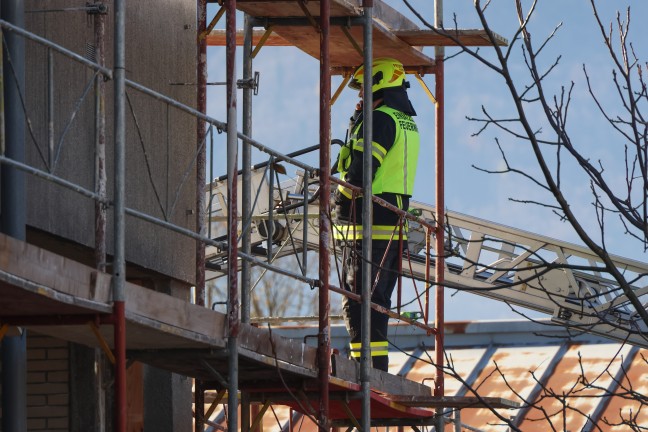 Dehnfugenbrand bei Sanierung einer Turnhalle eines Schulzentrums in Kirchdorf an der Krems