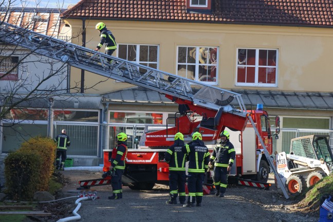 Dehnfugenbrand bei Sanierung einer Turnhalle eines Schulzentrums in Kirchdorf an der Krems