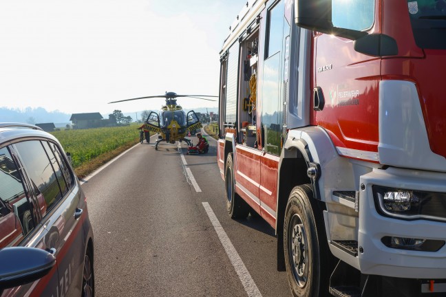 Kreuzungscrash zweier Kleintransporter in Wei�kirchen an der Traun endet mit drei Verletzten