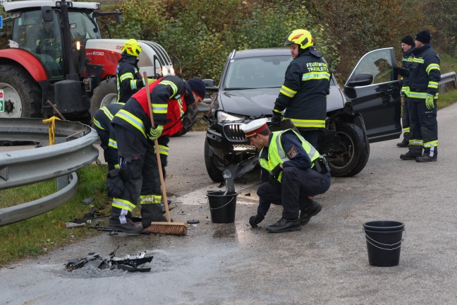 Sachschadenunfall: Kreuzungscrash zweier Autos in Steinhaus endet relativ glimpflich