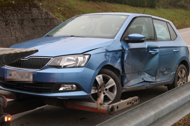 Kreuzungscrash zwischen zwei PKW auf Voralpenstra�e in Kremsm�nster fordert zwei Verletzte