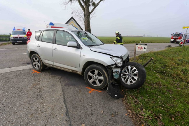 Schwerer Verkehrsunfall in einem Kreuzungsbereich in Hochburg-Ach