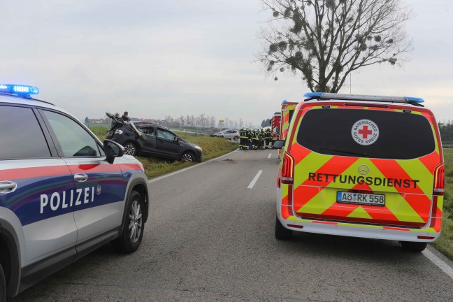 Schwerer Verkehrsunfall in einem Kreuzungsbereich in Hochburg-Ach