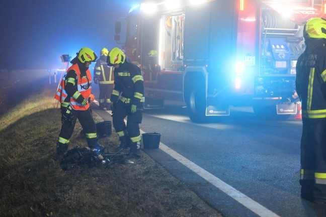 Schwerer Verkehrsunfall mit drei beteiligten Autos auf Steyrer Stra�e bei Kronstorf