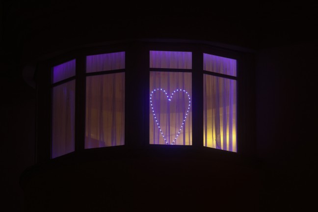 17. November: Klinikum Wels-Grieskirchen erstrahlt zum Weltfr�hchentag in lilafarbener Beleuchtung