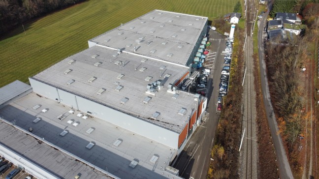 Brand einer Anlage in einer Produktionshalle in Ohlsdorf rasch gel�scht