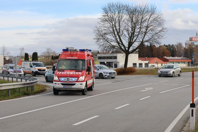 Crash im Kreuzungsbereich der Rieder Stra�e mit der Hausruckstra�e in Aurolzm�nster