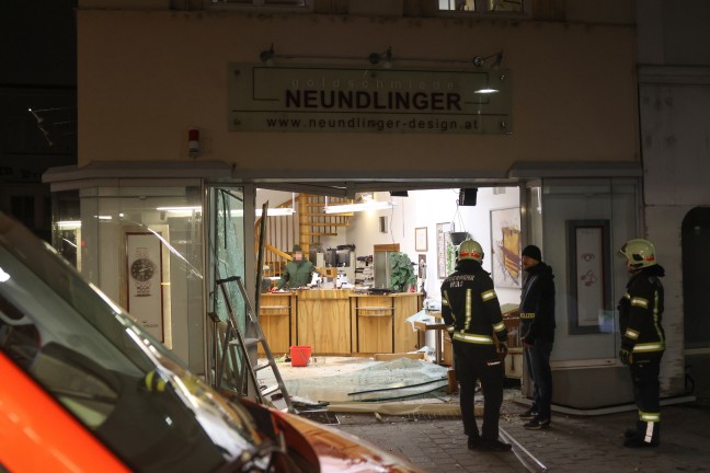 Einbruch gekl�rt: Mit Mietauto wegen Geldnot bei Goldschmied eingebrochen
