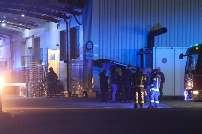 Brand bei einem Unternehmen in Wels-Lichtenegg sorgte f�r Einsatz zweier Feuerwehren
