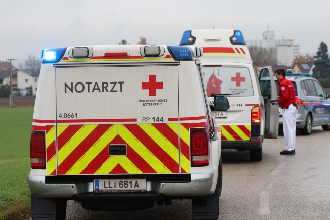 Frontalcrash zwischen zwei Autos in Enns fordert vier Verletzte