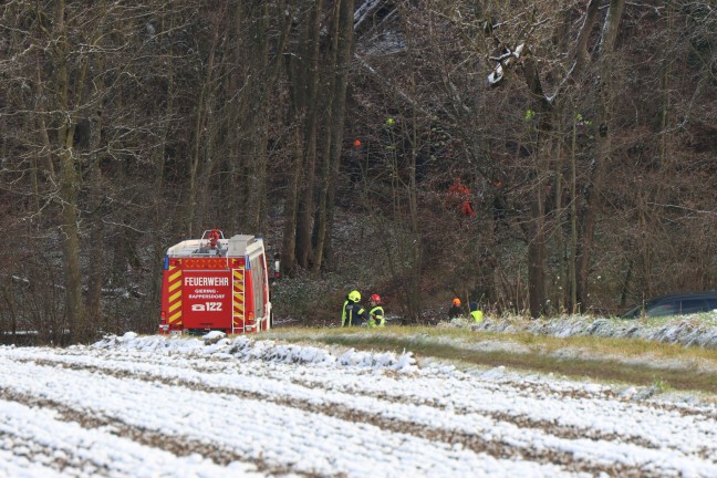 Personenrettung: Rettung einer verletzten Person aus unwegsamem Waldst�ck in Sipbachzell