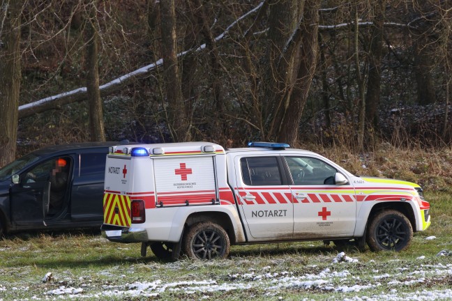 Personenrettung: Rettung einer verletzten Person aus unwegsamem Waldst�ck in Sipbachzell