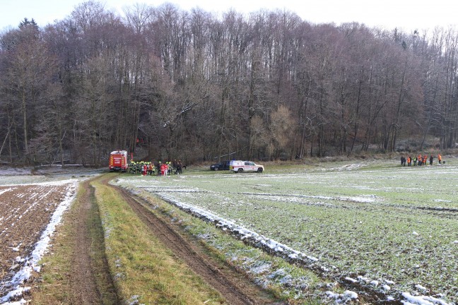 Personenrettung: Rettung einer verletzten Person aus unwegsamem Waldst�ck in Sipbachzell