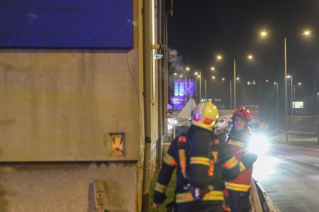Brandverdacht: Schnelle Entwarnung nach gemeldetem Wohnungsbrand in Wels-Pernau